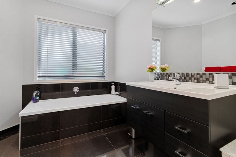 Photo of property in 40 Leeward Drive, Whitianga, 3510