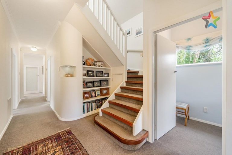 Photo of property in 377 Muritai Road, Eastbourne, Lower Hutt, 5013