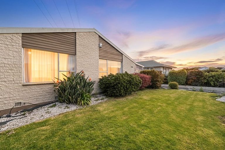 Photo of property in 58 Denise Crescent, Hornby, Christchurch, 8042