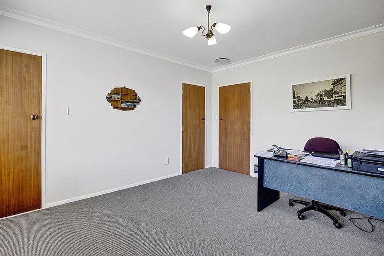 Photo of property in 3 Climie Crescent, Hawera, 4610