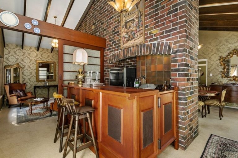 Photo of property in 2 Golf Road, Heretaunga, Upper Hutt, 5018