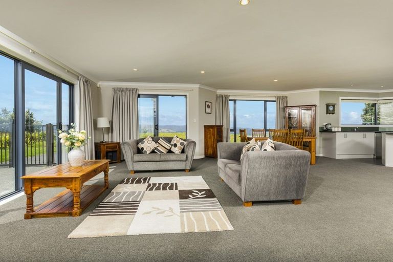 Photo of property in 113a Constable Road, Muriwai, Waimauku, 0881