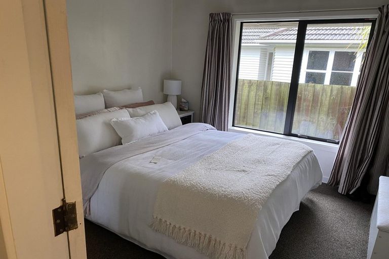 Photo of property in 48 Athol Terrace, Upper Riccarton, Christchurch, 8041