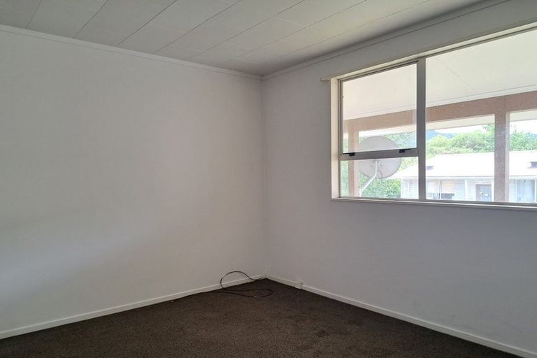 Photo of property in 5 Garnet Grove, Birchville, Upper Hutt, 5018