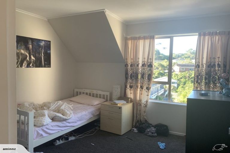 Photo of property in 27 Paddington Grove, Karori, Wellington, 6012