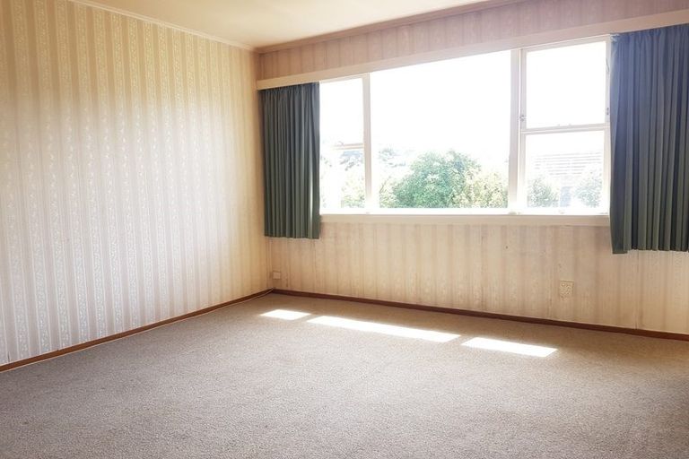 Photo of property in 2/18 Agra Crescent, Khandallah, Wellington, 6035