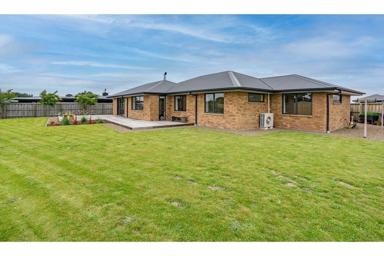 Photo of property in 14 Ruru Place, Oxford, 7430