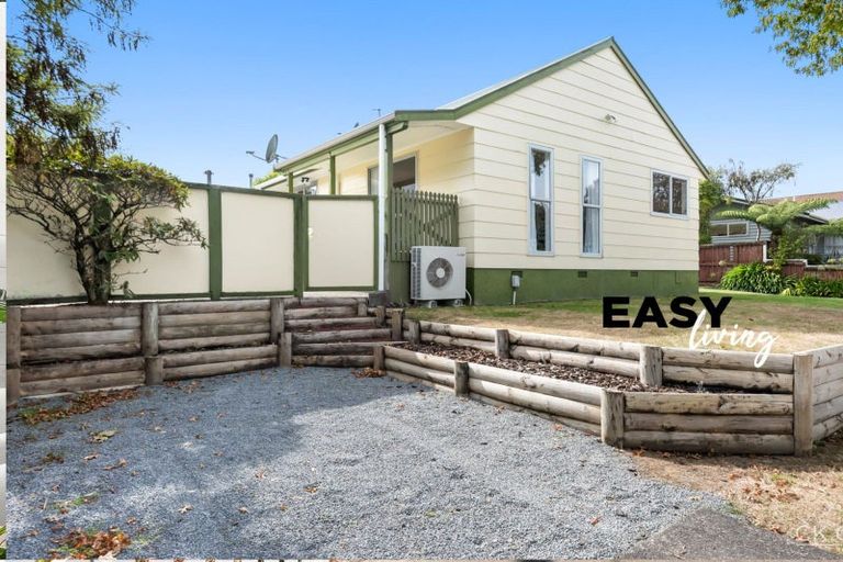 Photo of property in 1/23 Gemstone Drive, Birchville, Upper Hutt, 5018