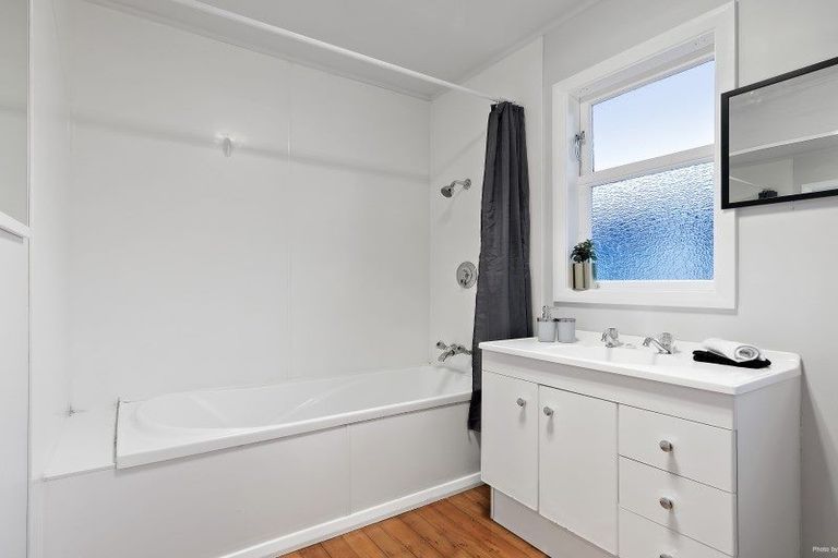 Photo of property in 125 Broderick Road, Johnsonville, Wellington, 6037