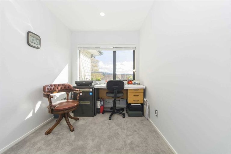 Photo of property in 71a Solar Road, Glen Eden, Auckland, 0602