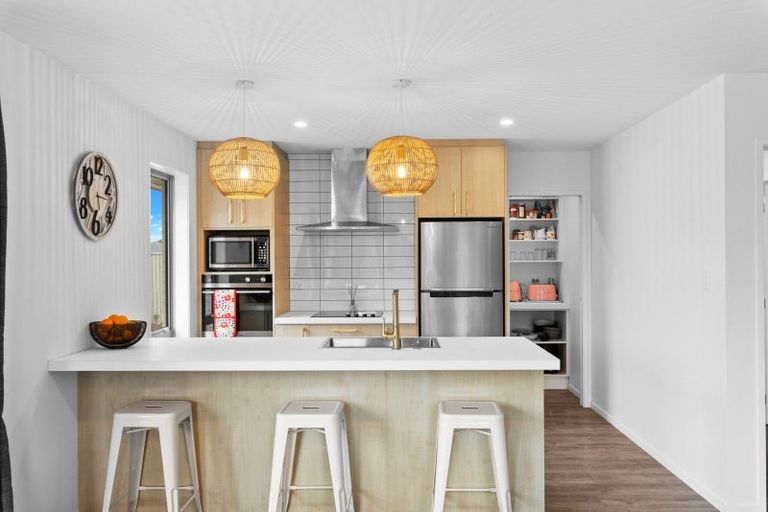 Photo of property in 16 Croydon Street, Woodend, 7610