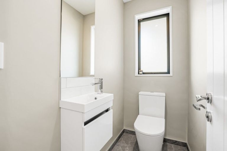 Photo of property in 223b Mount Pleasant Road, Mount Pleasant, Christchurch, 8081