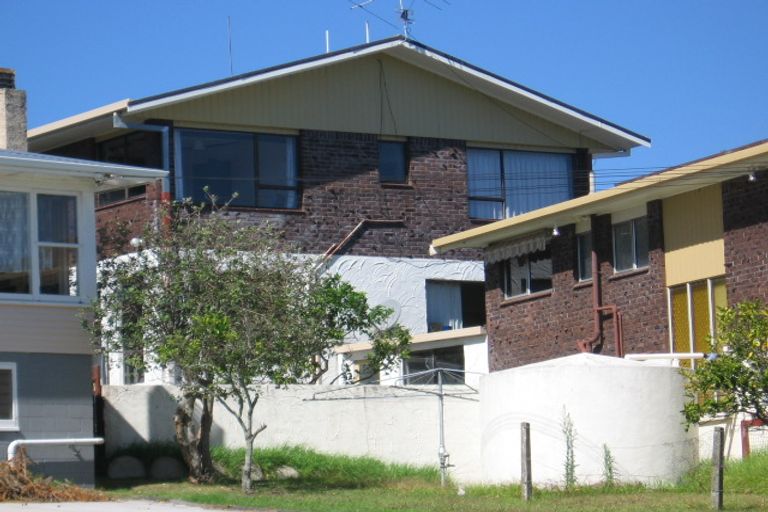 Photo of property in 2/533 Beach Road, Murrays Bay, Auckland, 0630