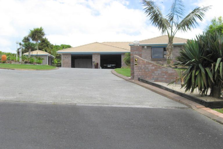 Photo of property in 155 Anzac Road, Pukekohe, 2120
