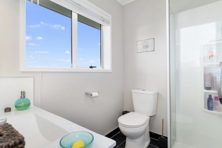 Photo of property in 15 Parkland Rise, Omokoroa, 3114