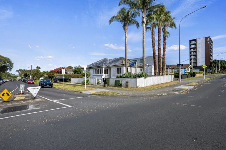 Photo of property in 1/19 Huron Street, Takapuna, Auckland, 0622