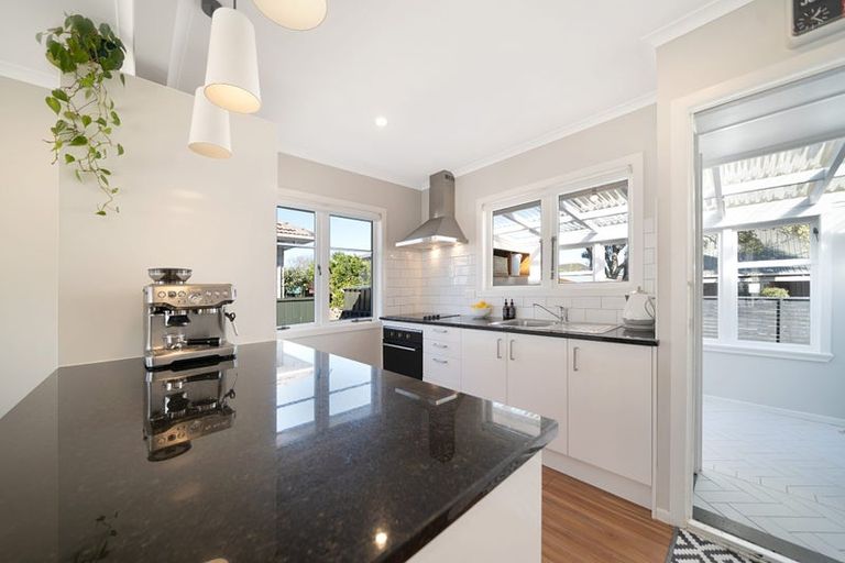 Photo of property in 1/18 Strid Road, Te Atatu South, Auckland, 0610