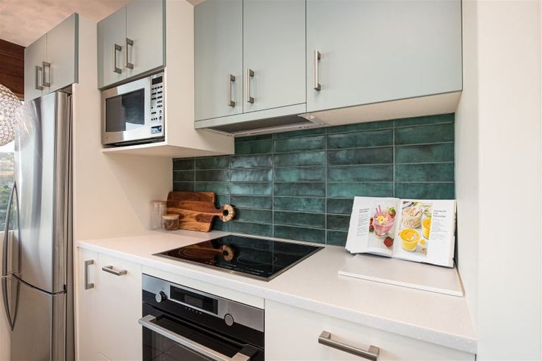 Photo of property in 25 Challenger Lane, Redcliffs, Christchurch, 8081