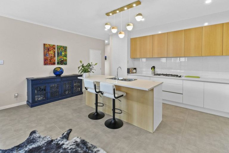 Photo of property in 3 Papaview Road, Papakura, 2110