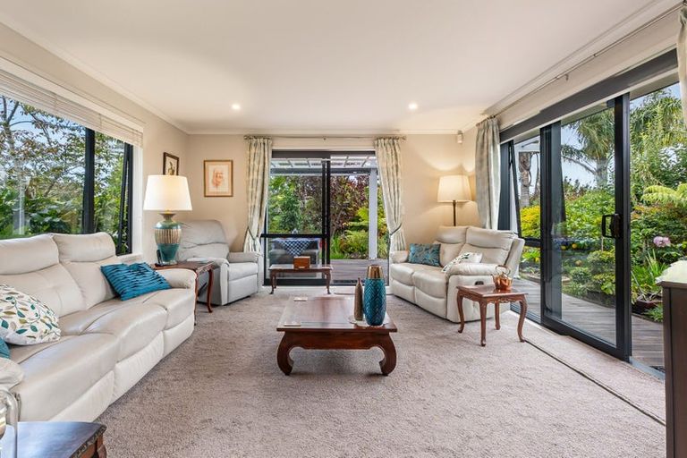 Photo of property in 24 Hooton Drive, Kumeu, 0810