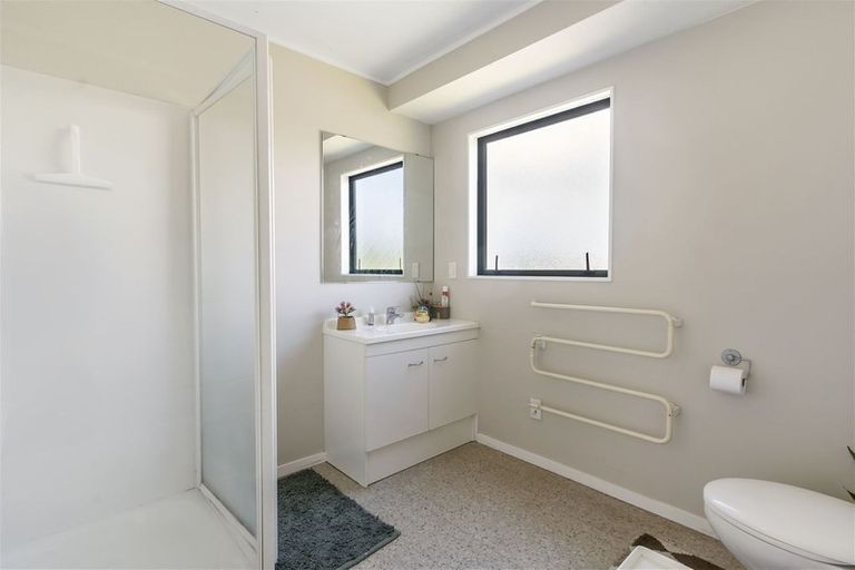 Photo of property in 5 Kinvig Place, Ranui, Auckland, 0612