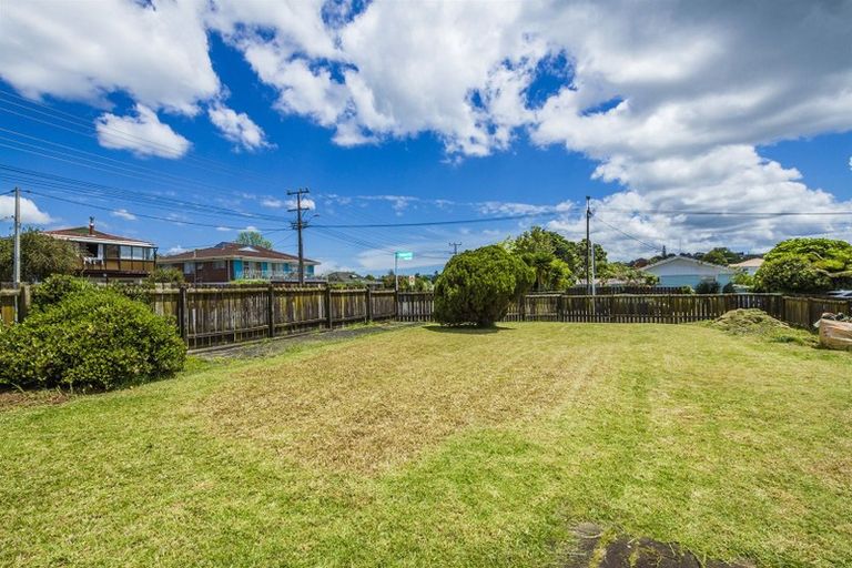 Photo of property in 134 Chivalry Road, Glenfield, Auckland, 0629