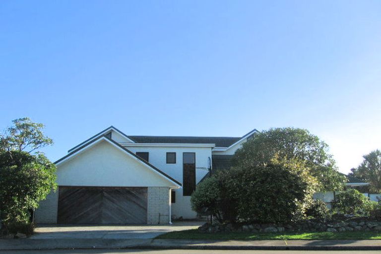 Photo of property in 23 Olive Terrace, Paraparaumu Beach, Paraparaumu, 5032