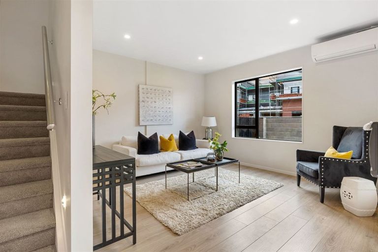 Photo of property in 14 Whakatere Lane, Hobsonville, Auckland, 0616