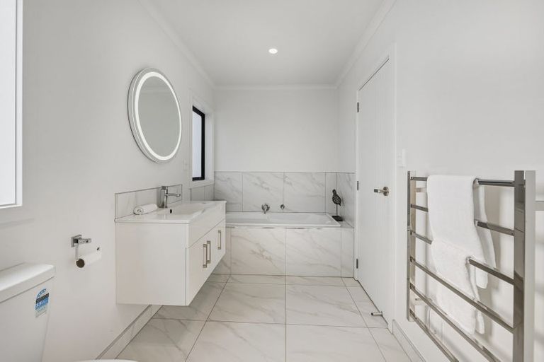 Photo of property in 20 Carroll Place, Owhata, Rotorua, 3010
