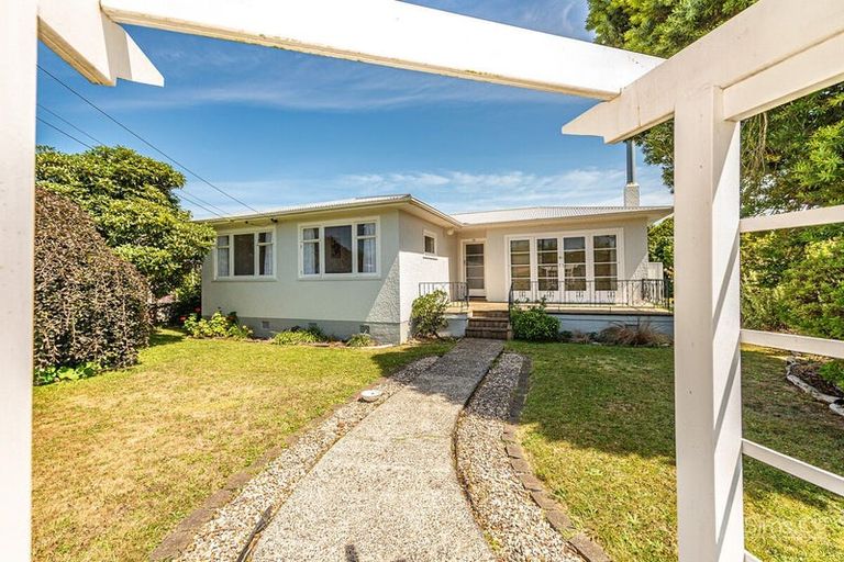 Photo of property in 26 Selwyn Crescent, College Estate, Whanganui, 4500