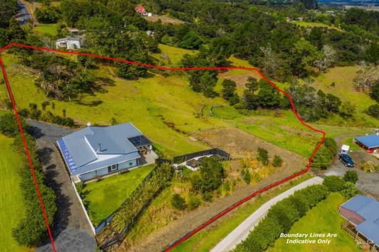 Photo of property in 80 Wishart Road, Helensville, 0875