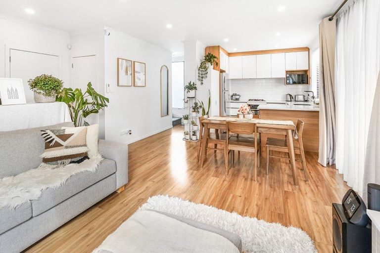 Photo of property in 2/12 Liston Crescent, Hillcrest, Hamilton, 3216