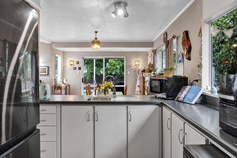 Photo of property in 237a South Road, Hawera, 4610