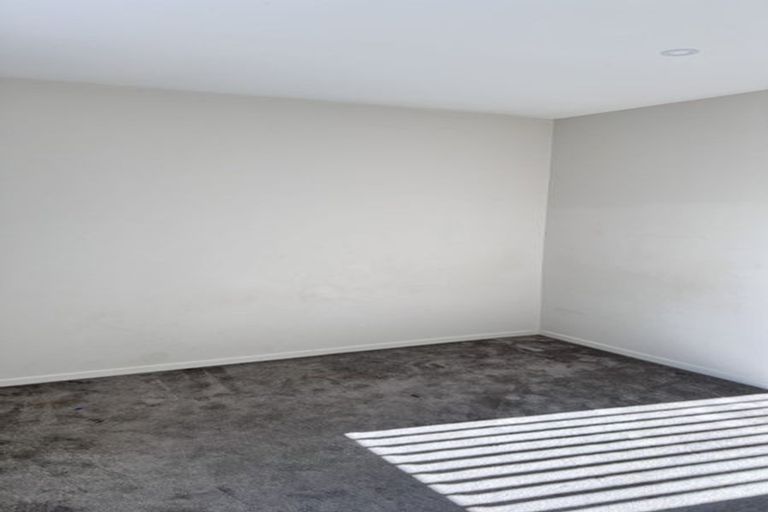 Photo of property in 19a Minaret Drive, Bucklands Beach, Auckland, 2014