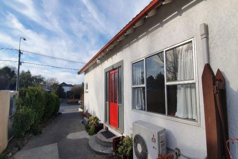 Photo of property in 17 Ensors Road, Opawa, Christchurch, 8023