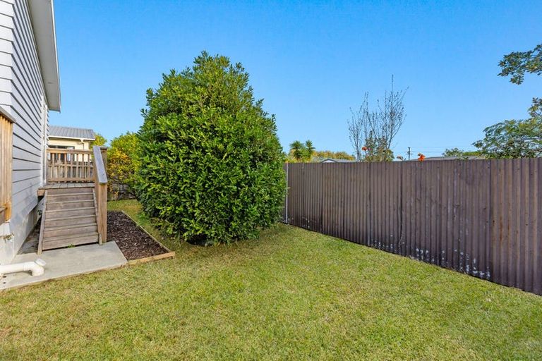Photo of property in 6 Te Moau Avenue, Parakai, 0830