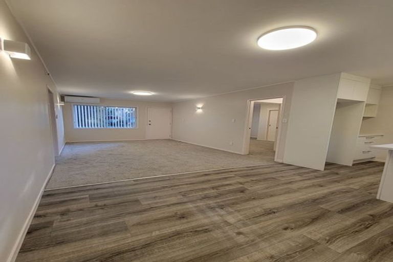 Photo of property in 10/66 Astley Avenue, New Lynn, Auckland, 0600