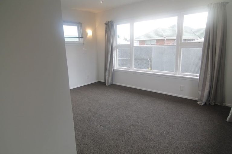 Photo of property in 69 Liverton Crescent, Bishopdale, Christchurch, 8053