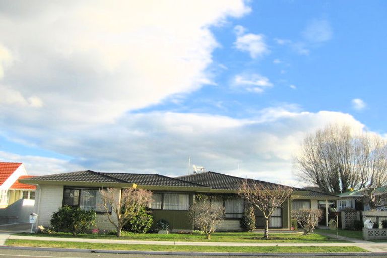 Photo of property in 2/1014 Fitzroy Avenue, Mahora, Hastings, 4120