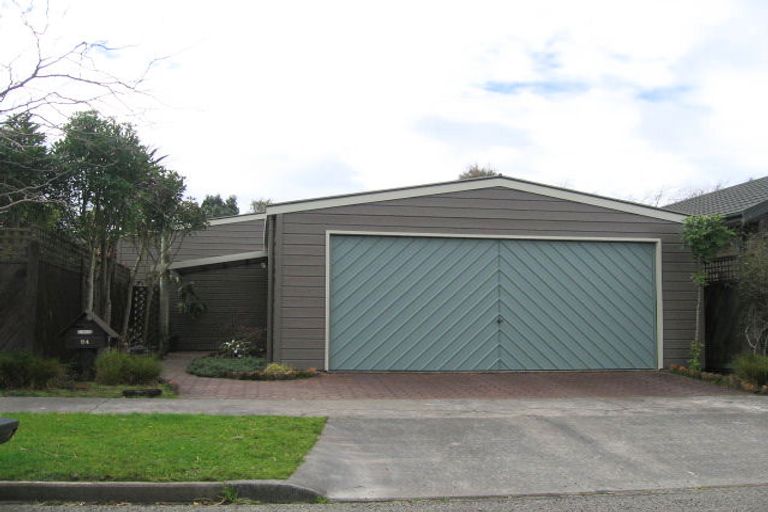 Photo of property in 24 Heathcote Place, Fitzherbert, Palmerston North, 4410