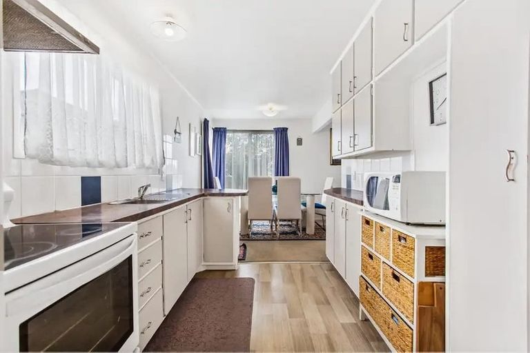 Photo of property in 5 Joshua Place, Weymouth, Auckland, 2103