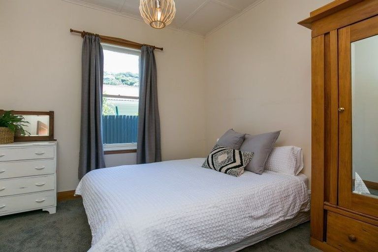 Photo of property in 13 Toru Street, Lyall Bay, Wellington, 6022