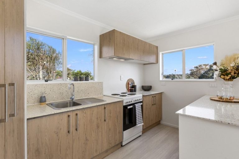 Photo of property in 2/25 Tawa Road, Te Atatu Peninsula, Auckland, 0610