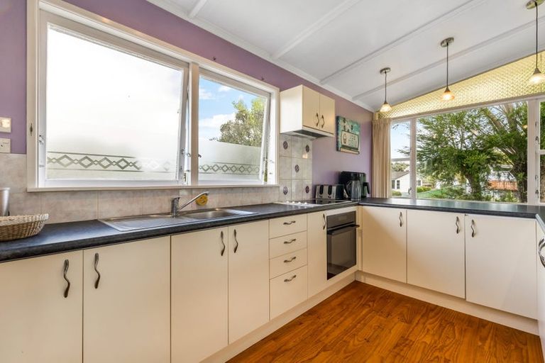 Photo of property in 12 Finlow Drive, Te Atatu South, Auckland, 0610