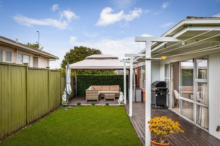 Photo of property in 1/162 Pigeon Mountain Road, Half Moon Bay, Auckland, 2012