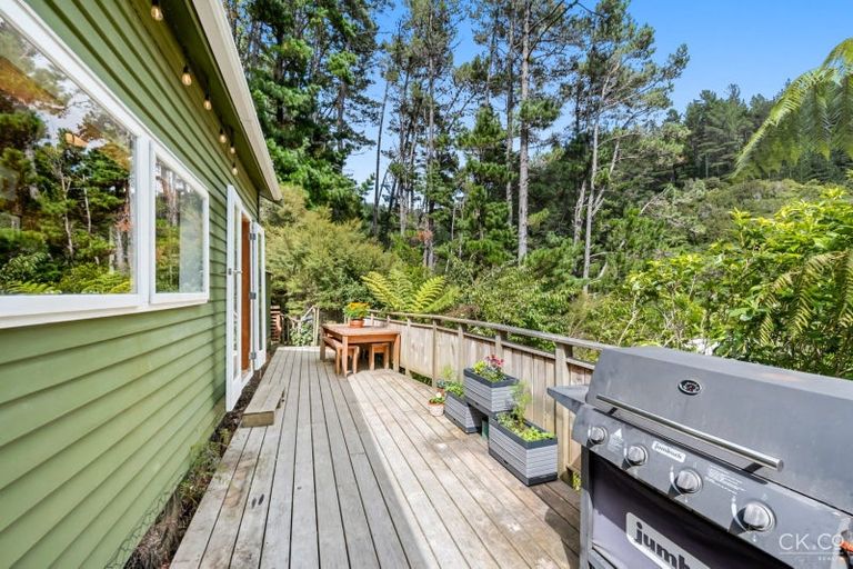 Photo of property in 159 Pinehaven Road, Pinehaven, Upper Hutt, 5019