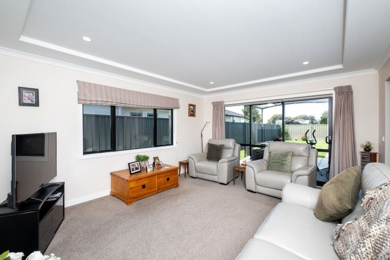 Photo of property in 16 Rotoiti Way, Poraiti, Napier, 4112