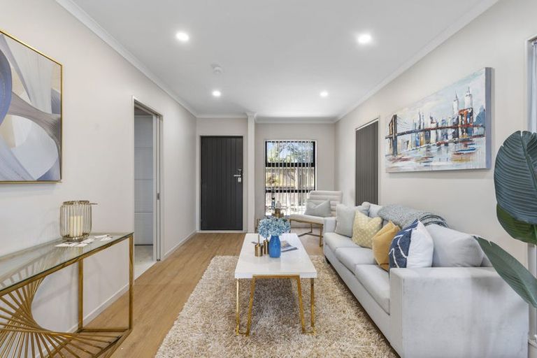 Photo of property in 89c Cascades Road, Pakuranga Heights, Auckland, 2010