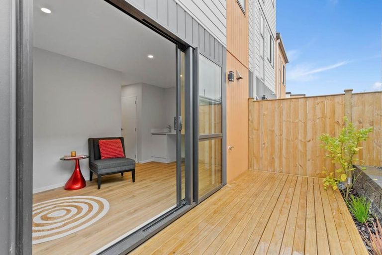 Photo of property in 2/30 Woodford Avenue, Henderson, Auckland, 0610