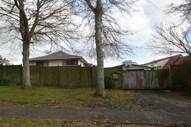Photo of property in 56 Hollyford Drive, Clover Park, Auckland, 2105